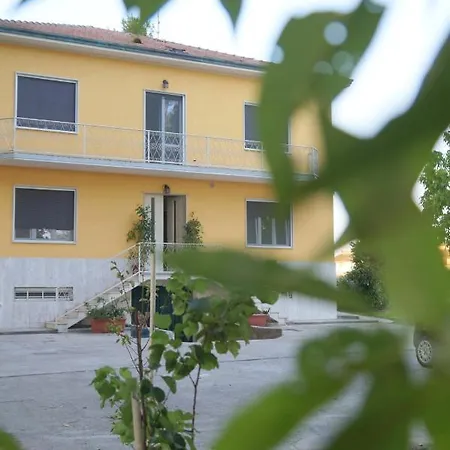 Noemi & Julienne Bed & Breakfast